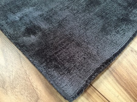 Blade Luxurious Dense Viscose Rug - Charcoal