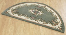 Royal Traditional Half Moon Rug - Green