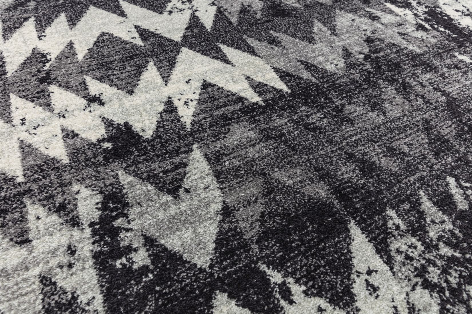 Nova Modern Hardwearing Rug - Chevron Black NV28 Nova Modern Hardwearing Rug - Chevron Black NV28