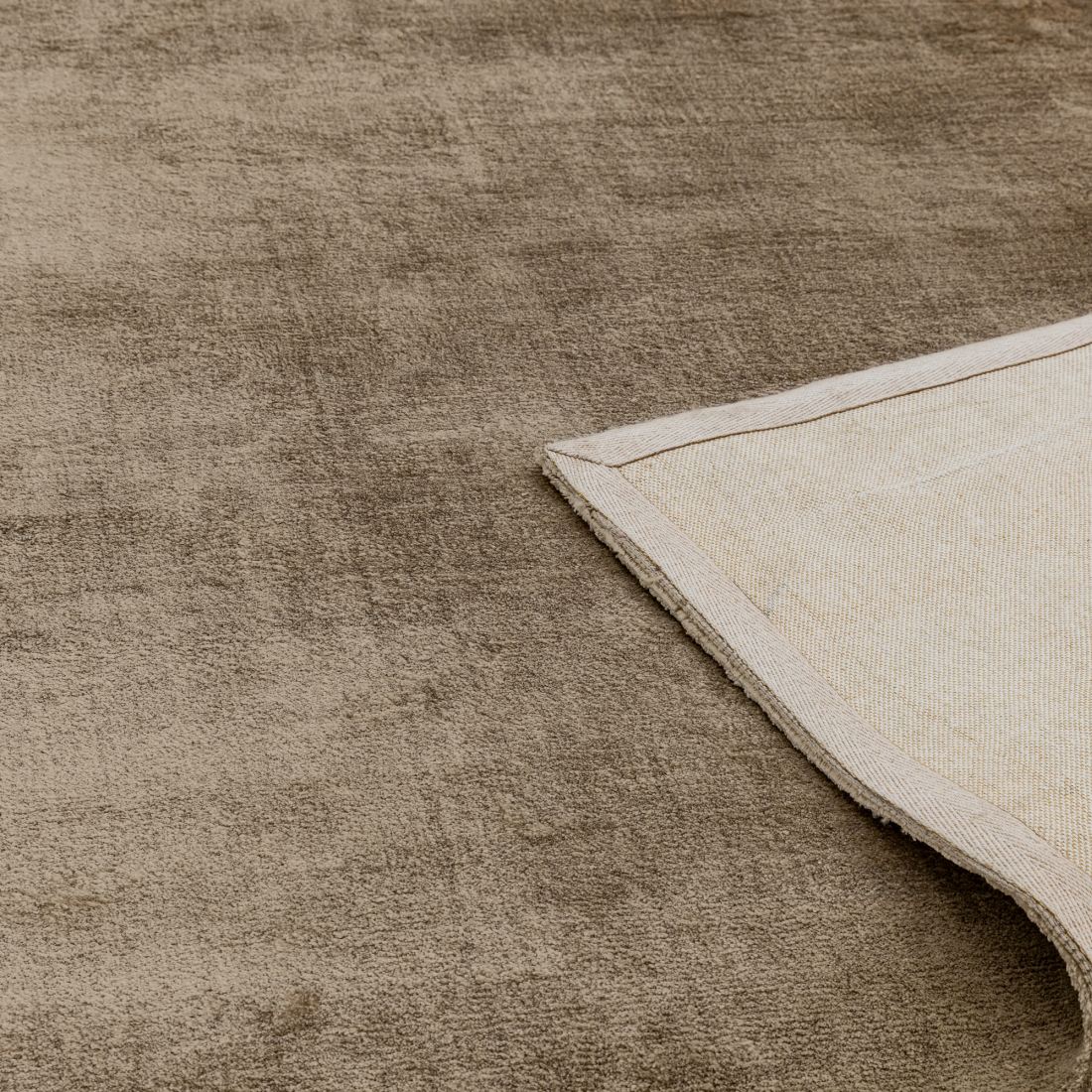 Blade Luxurious Dense Viscose Runner - Mocha Blade Luxurious Dense Viscose Runner - Mocha