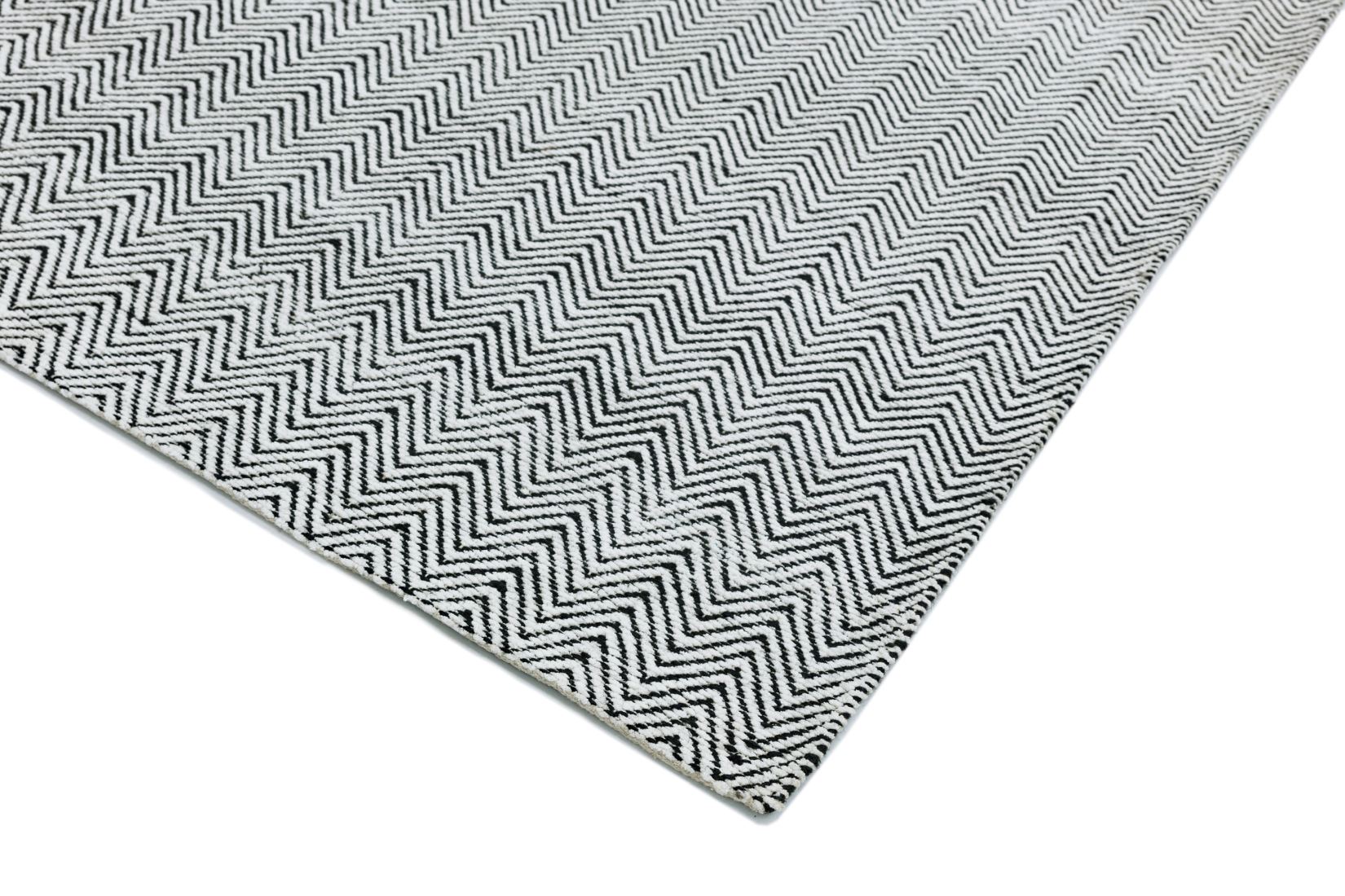 Ives Jute Flatweave Rug - Black / White 