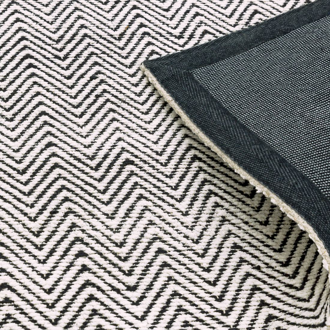 Ives Jute Flatweave Runner - Black / White Ives Jute Flatweave Runner - Black / White