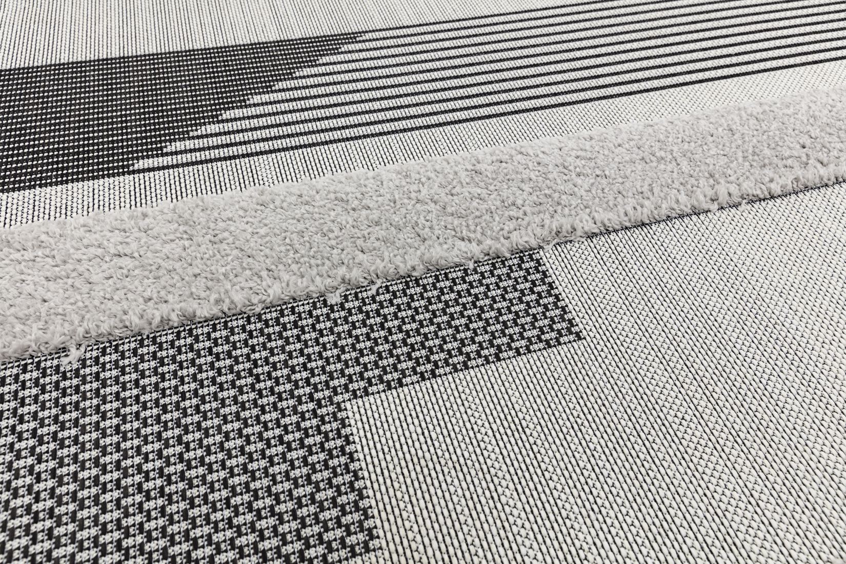 Monty In/Outdoor Geometric Rug - Black Grey MN05