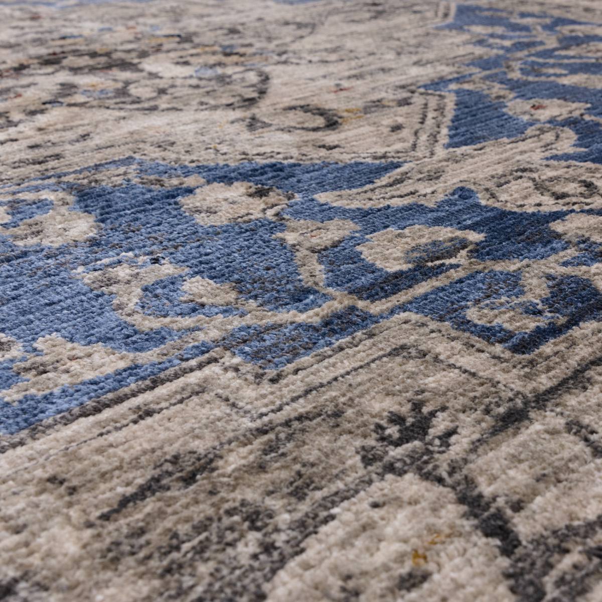 Sovereign Traditional Rug - Blue Medallion