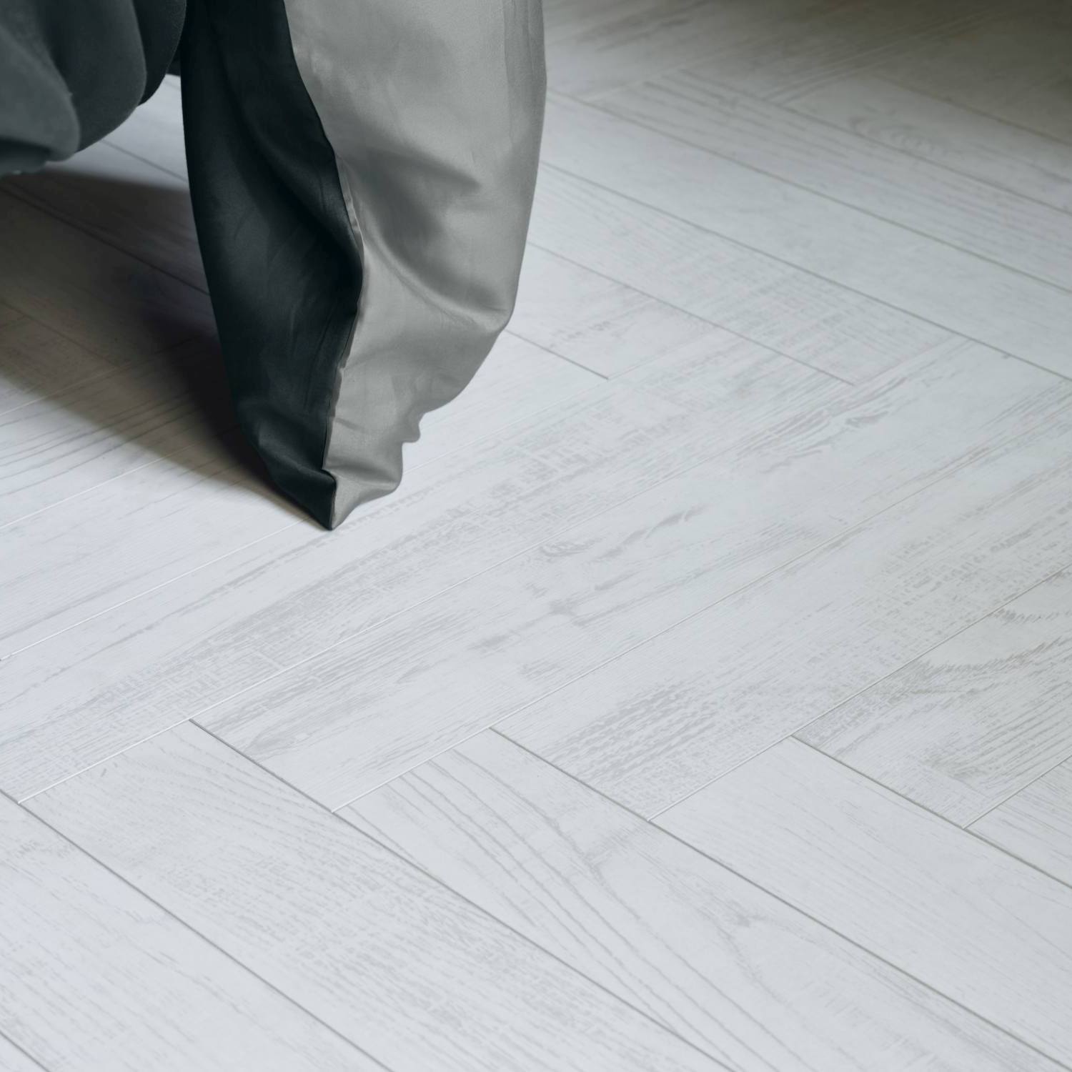 Chestnut White Wood Herringbone