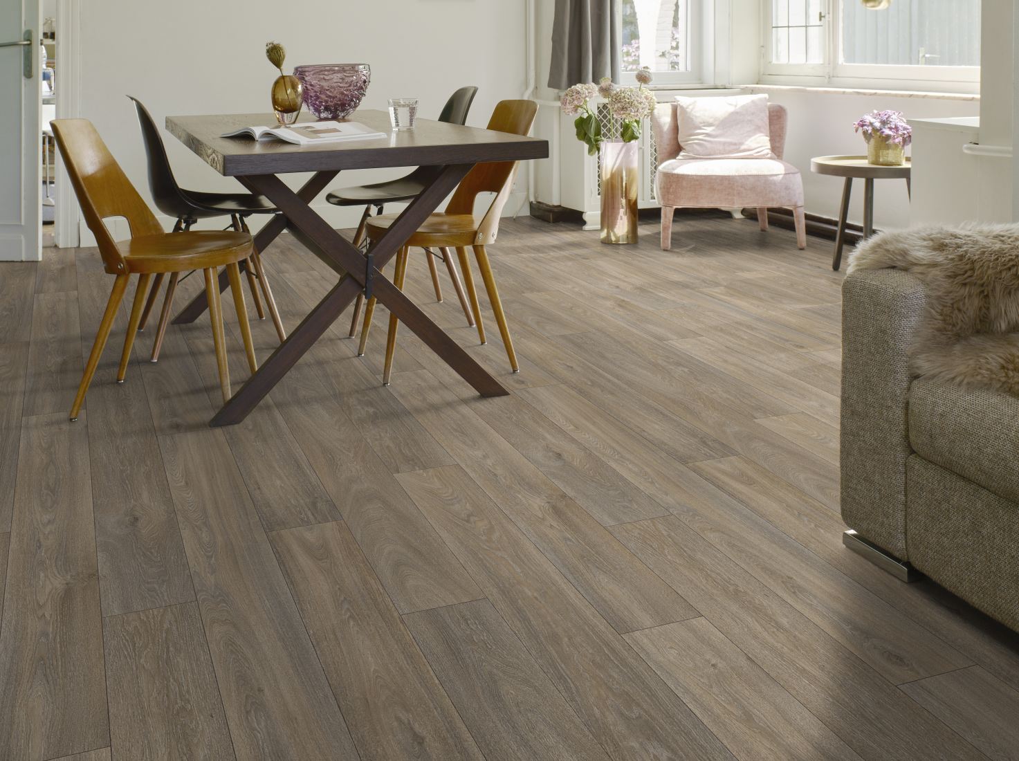 New York Queens Vinyl - Havana Mid Oak New York Queens Vinyl - Havana Mid Oak