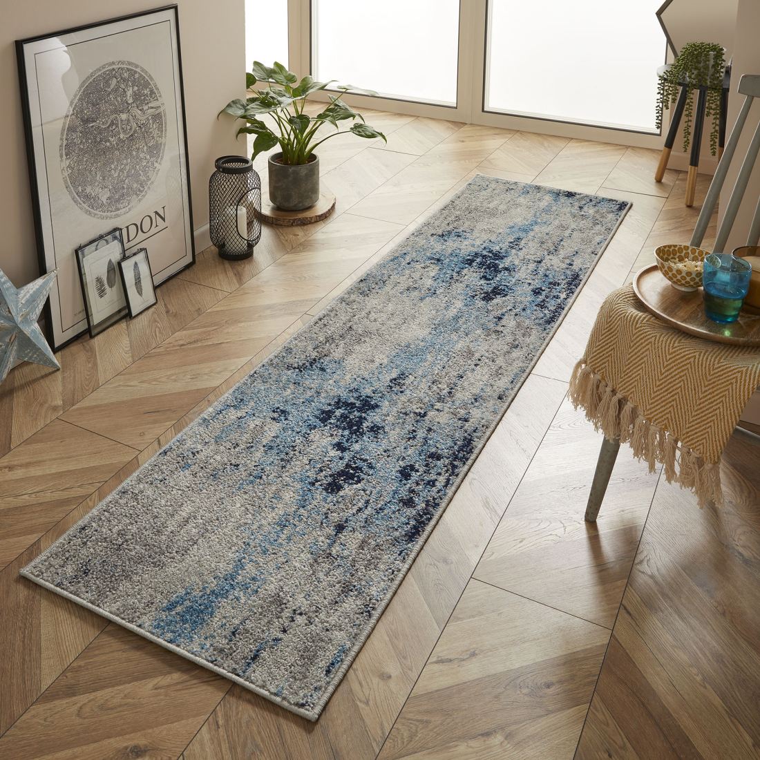 Gilbert Abstract Runner - 90L Gilbert Abstract Runner - 90L