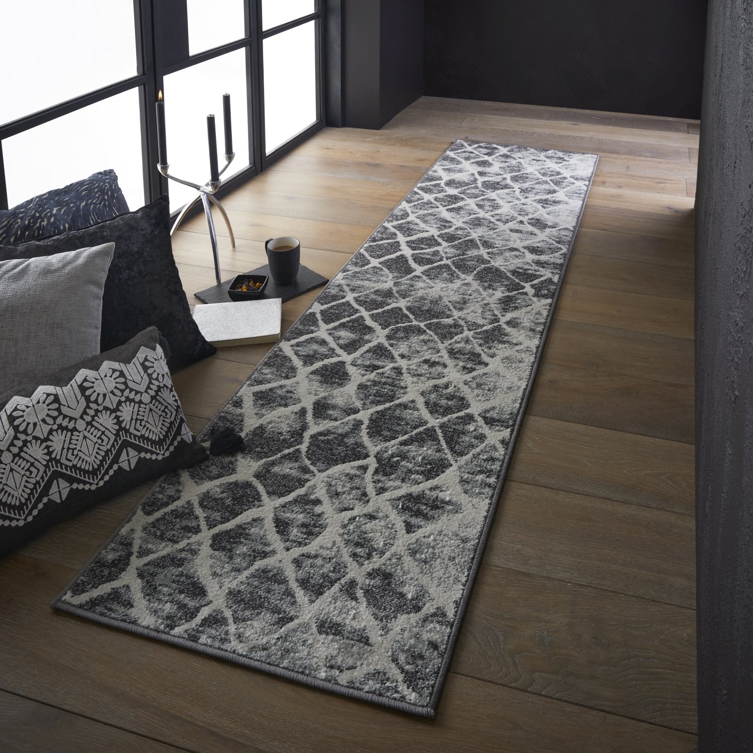 Sanford Distressed Runner - 5563H Grey Black Sanford Distressed Runner - 5563H Grey Black