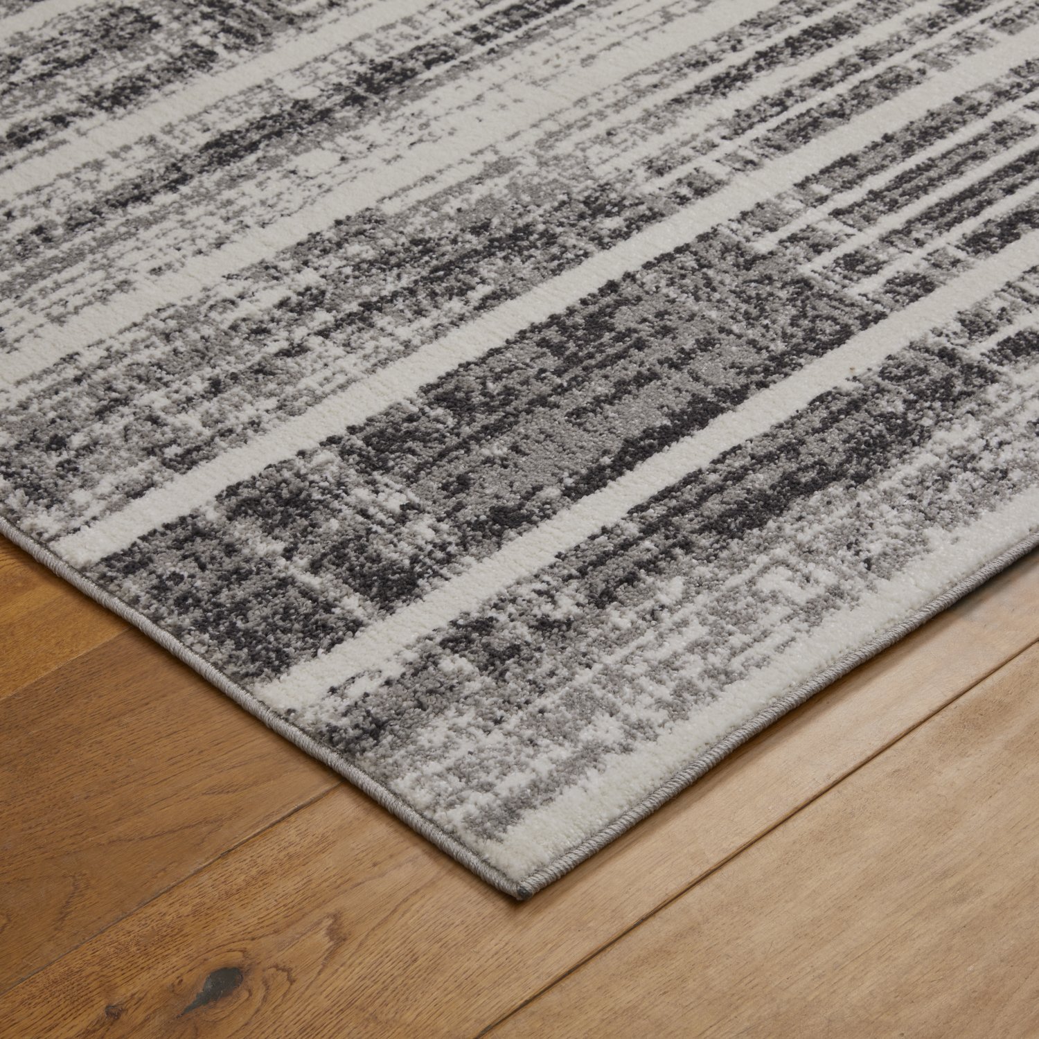 Sanford Distressed Rug - 8116E Grey Black Sanford Distressed Rug - 8116E Grey Black