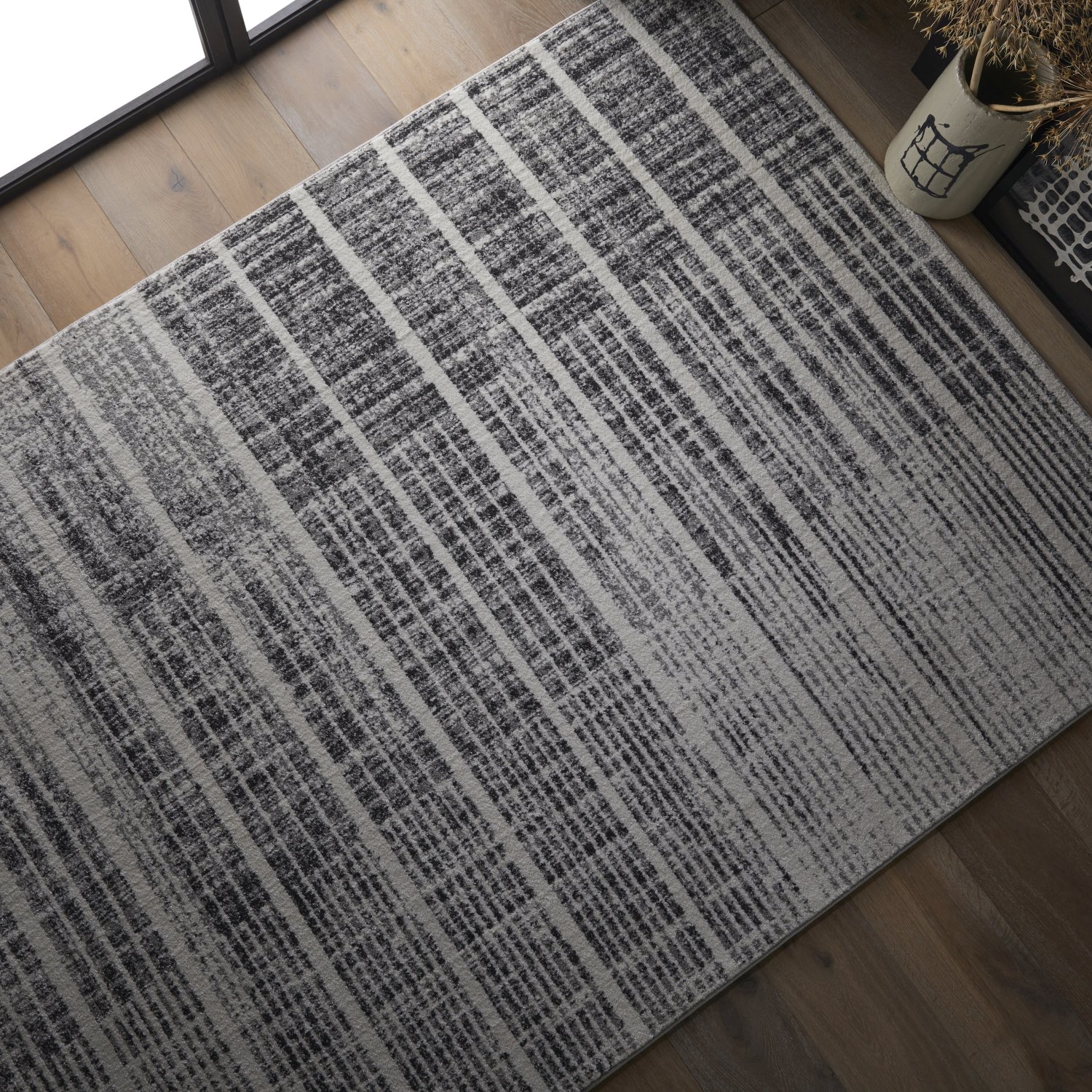 Sanford Distressed Rug - 8116E Grey Black Sanford Distressed Rug - 8116E Grey Black