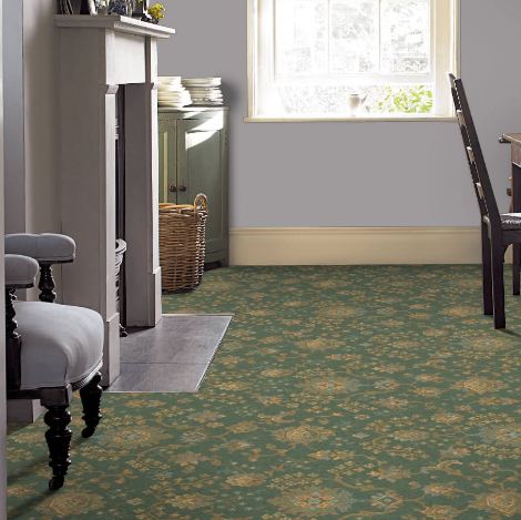 Renaissance Patterned Wool Carpet - Green Palmette