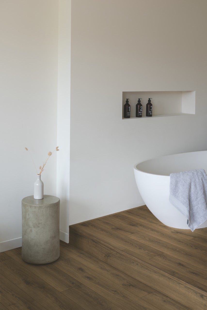 Classic Warm brown oak Classic Warm brown oak