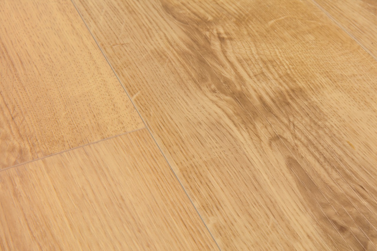 Balance Click Wood LVT - Classic Natural Oak Balance Click Wood LVT - Classic Natural Oak