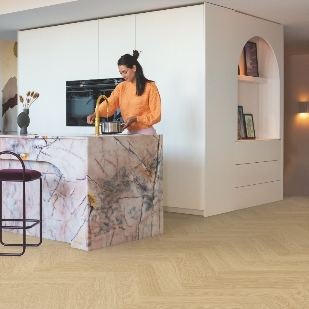 Ciro Herringbone LVT - Pure oak blush