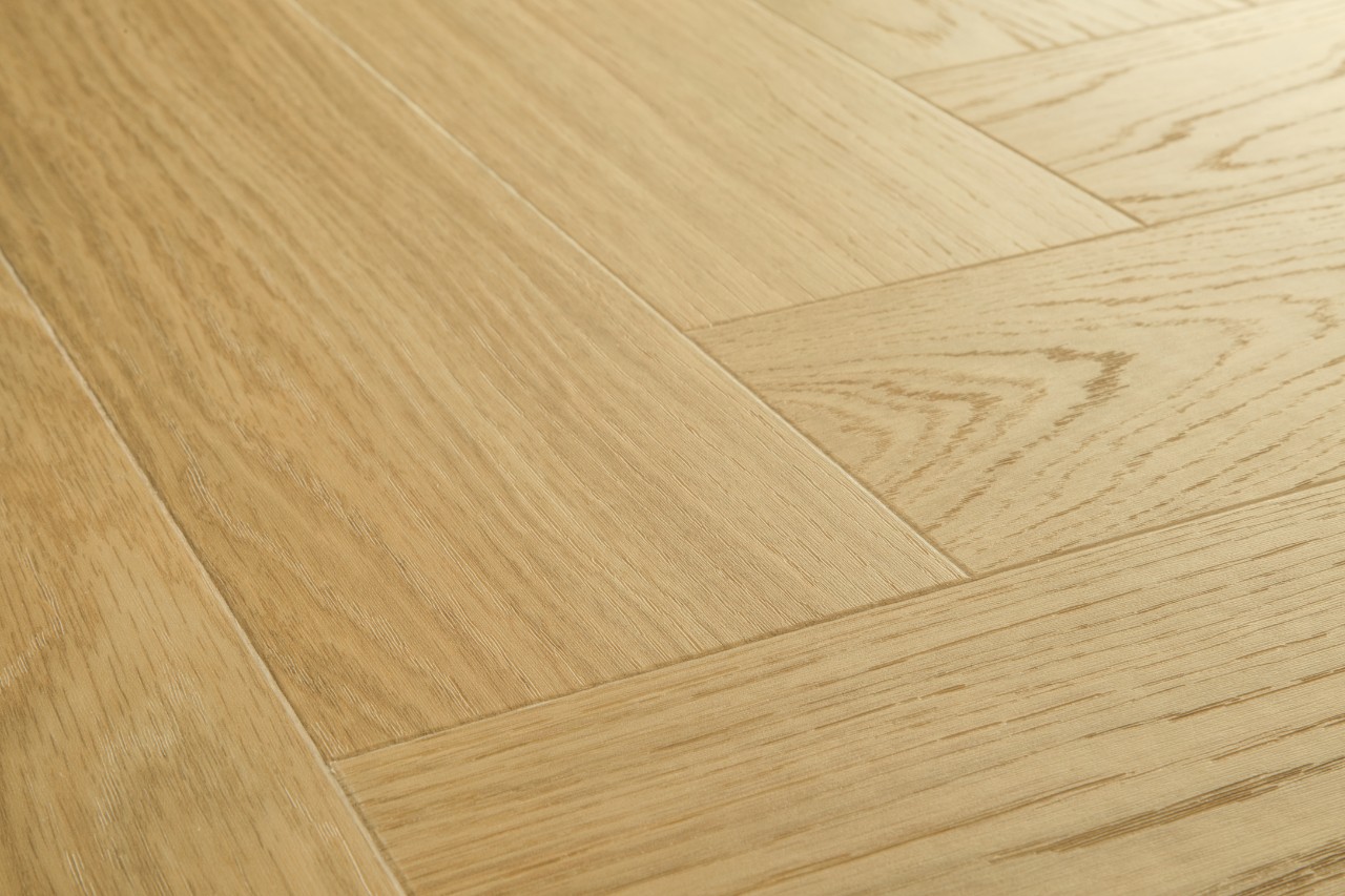 Ciro Herringbone LVT - Pure oak honey