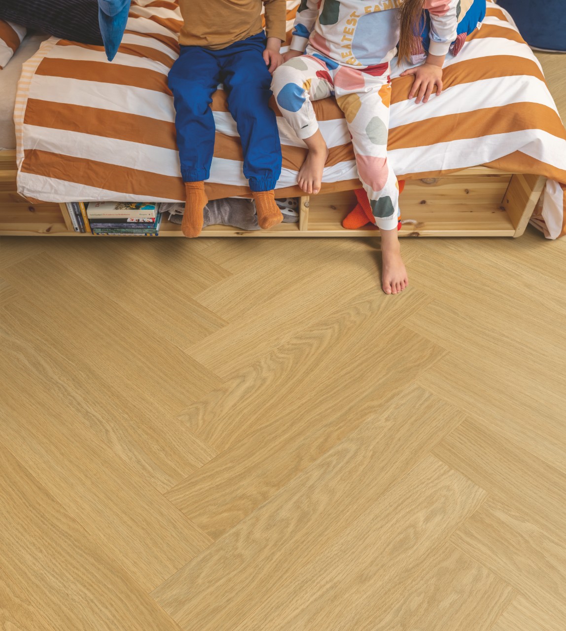 Ciro Herringbone LVT - Pure oak honey