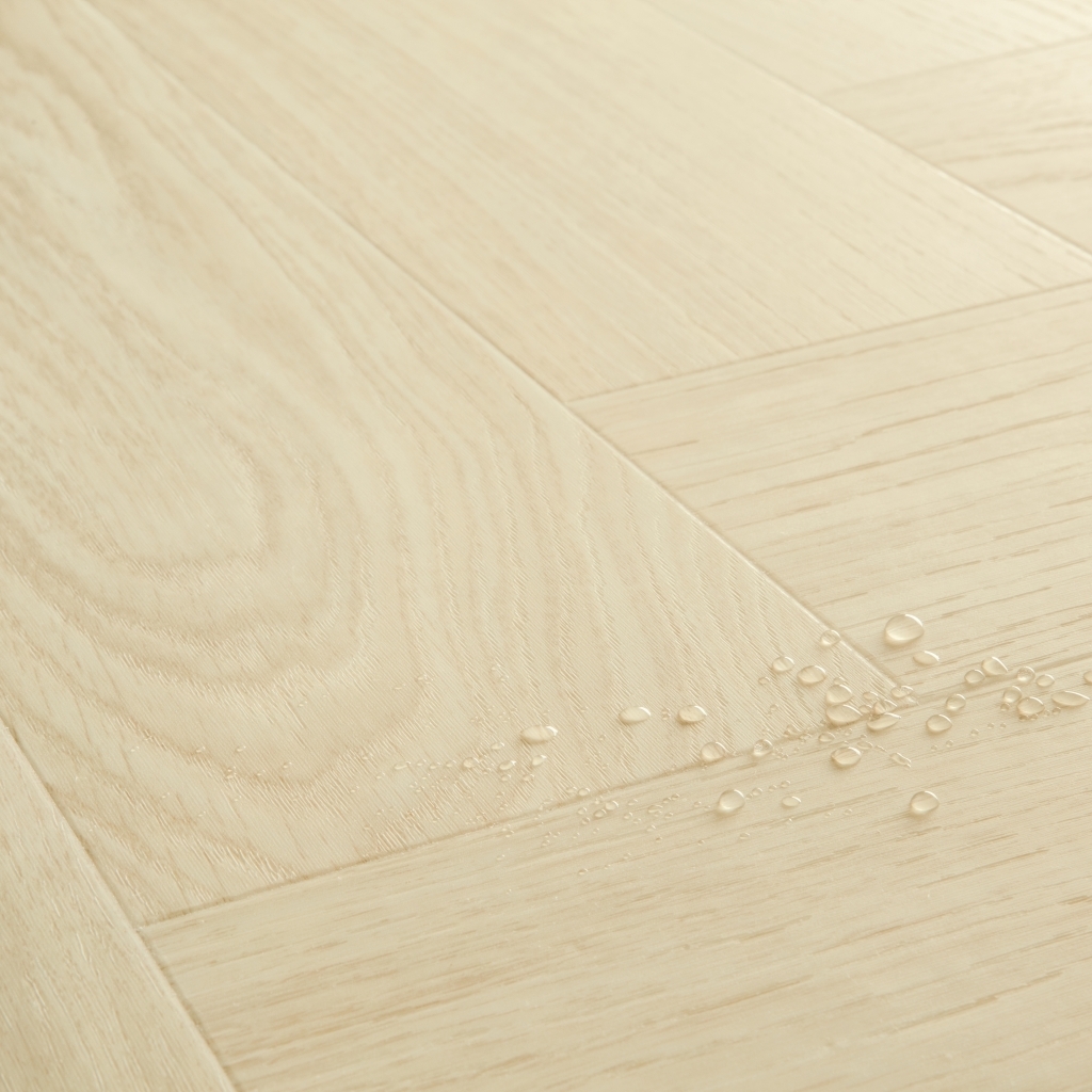 Ciro Herringbone LVT - Pure oak polar Ciro Herringbone LVT - Pure oak polar