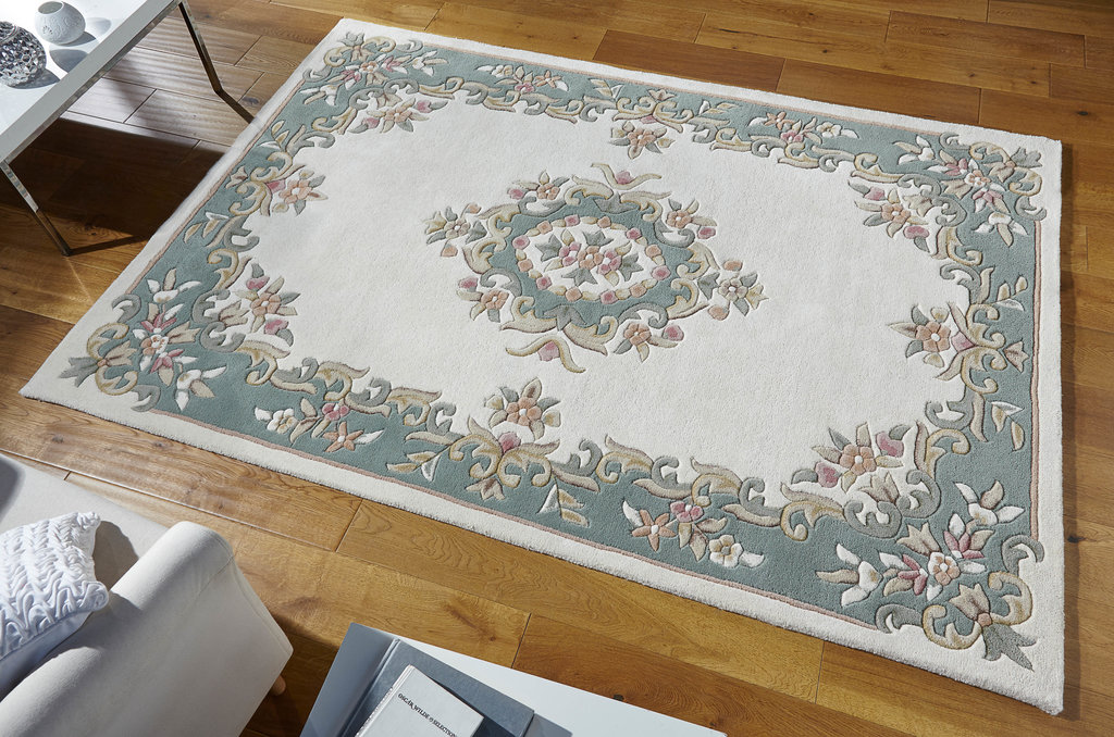 Royal Traditional Rug - Cream Green