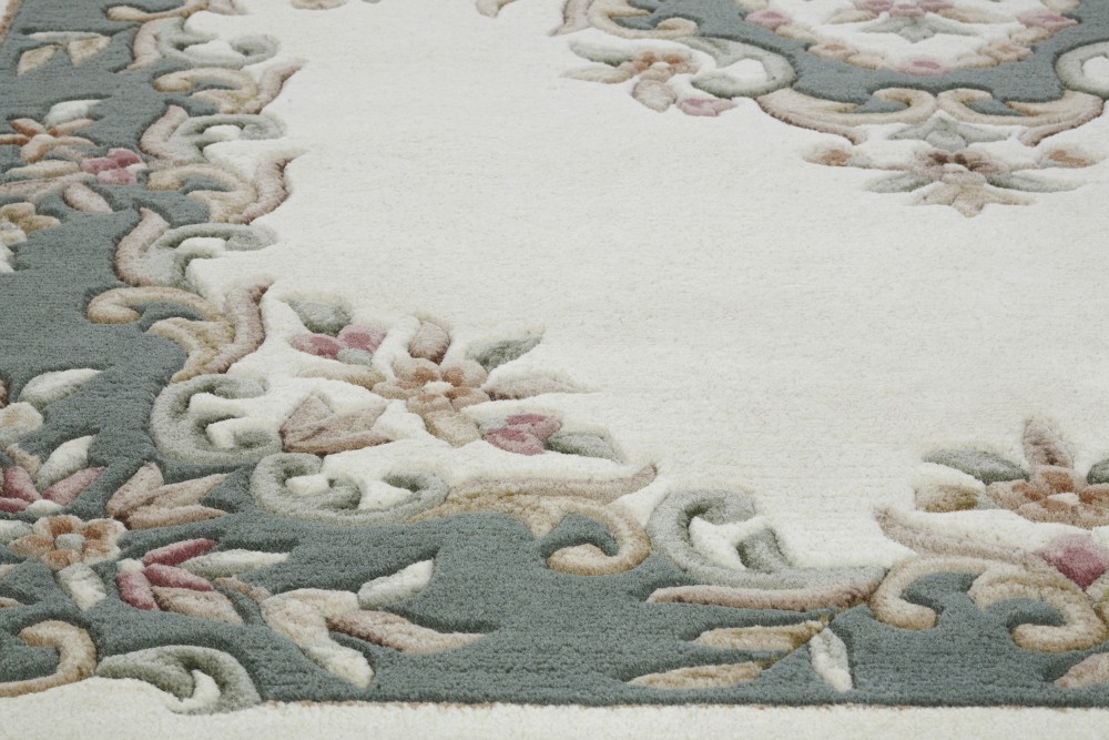 Royal Traditional Rug - Cream Green